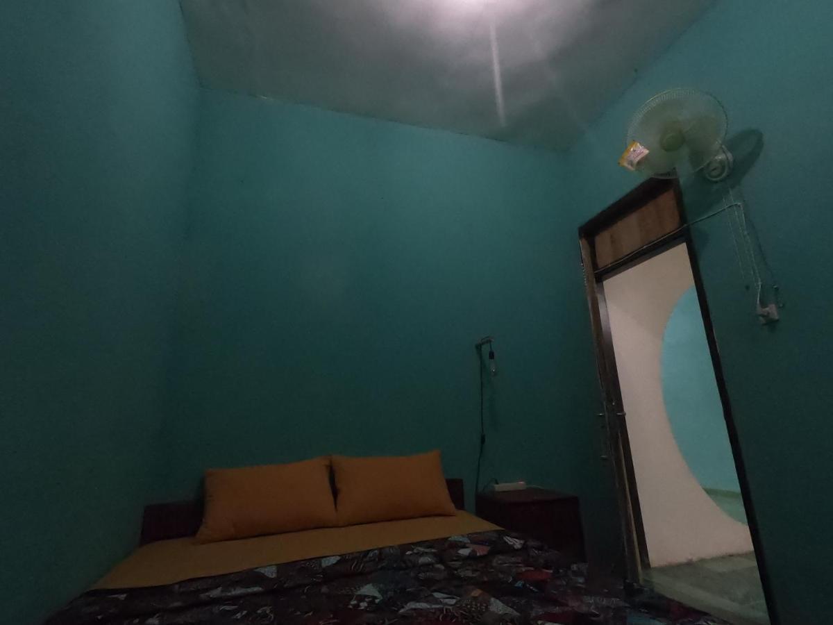 Owl Hostel Karimunjawa Exterior photo